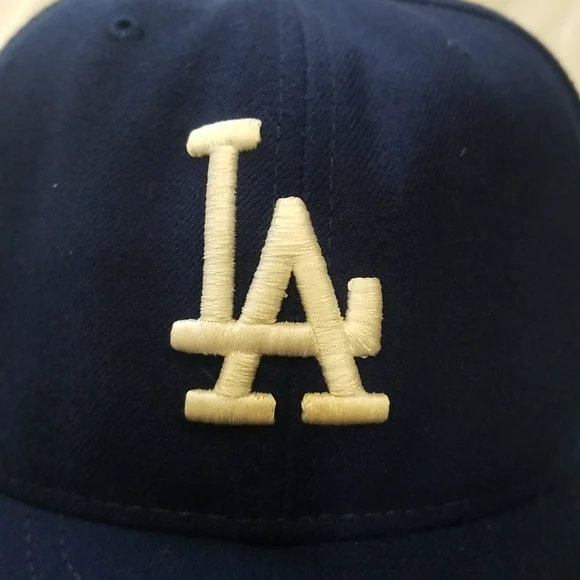 LA Dodger hat. Mens size 7 1/4 (57.7 cm) - Picture 6 of 11